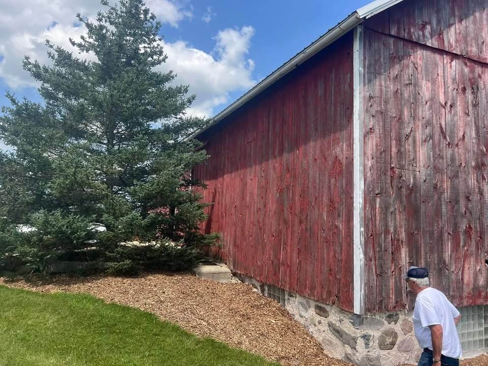 Red Siding & Lean-To Refresh view 6